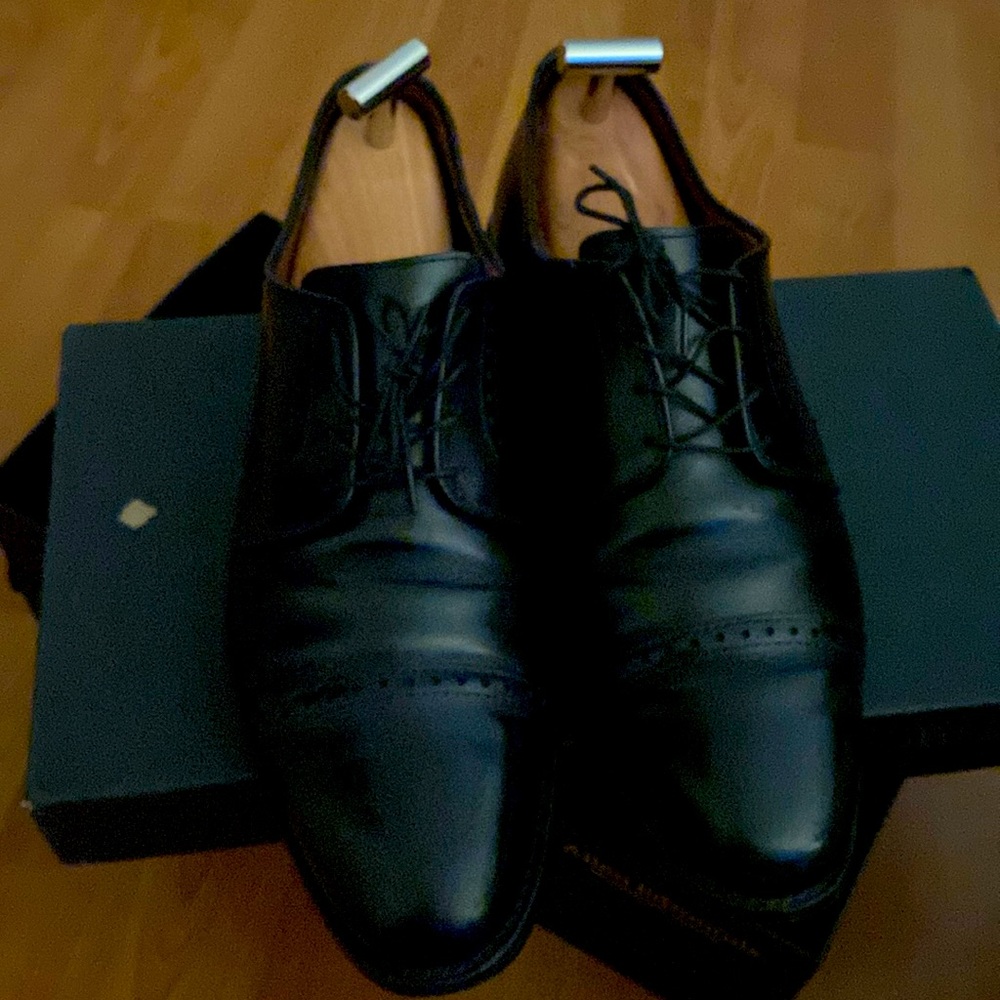 Allen Edmonds Clifton size 10 black.